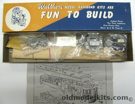 Walthers 1/87 Low Arch Roof Gas-Electric C. & N.W. Chicago and North Western - HO Craftsman Kit With Trucks, 6450 plastic model kit